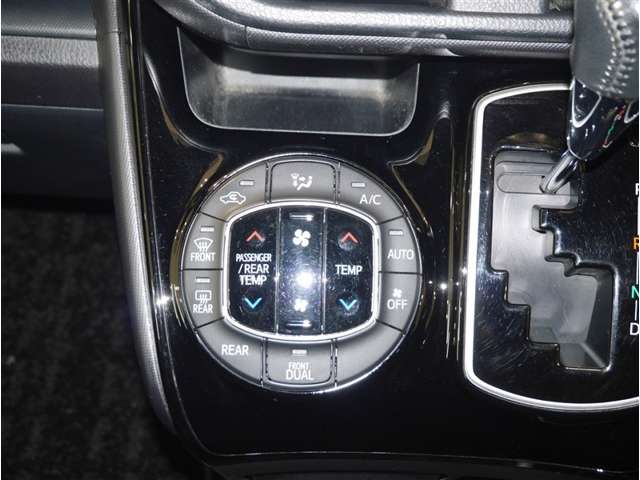 Toyota Noah 7