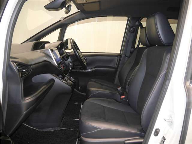 Toyota Noah 10