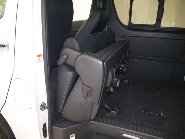 Toyota Hiace Van 9