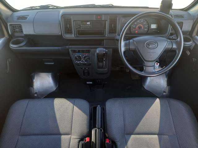 Daihatsu Hijet Cargo 2