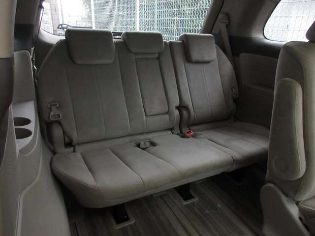 Toyota Estima Hybrid 12