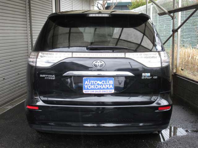Toyota Estima Hybrid 7