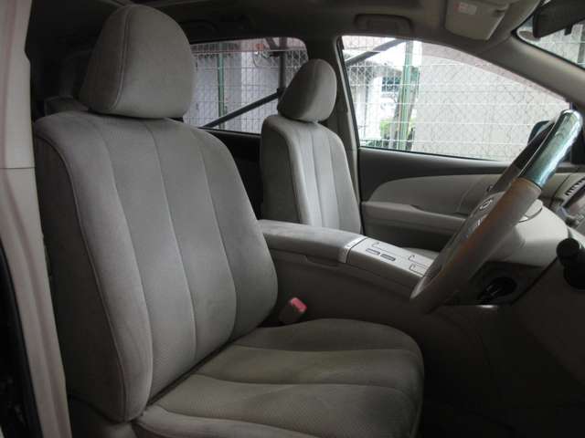 Toyota Estima Hybrid 8