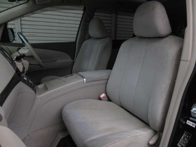 Toyota Estima Hybrid 9