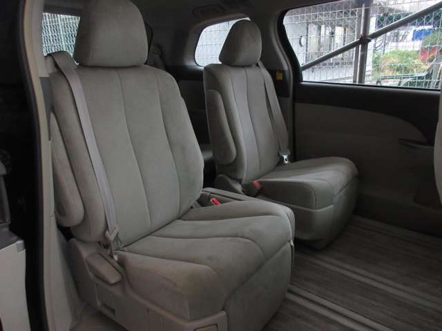 Toyota Estima Hybrid 10