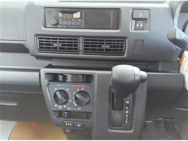 Daihatsu Hijet Cargo 3
