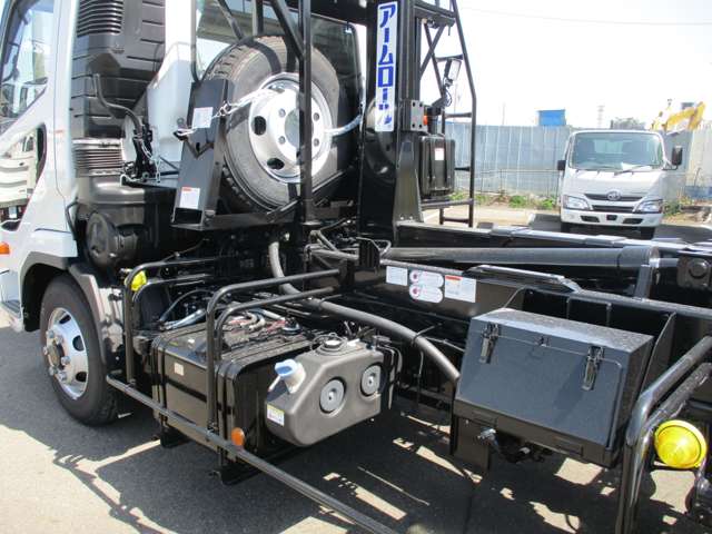 Mitsubishi Fuso Fighter 12