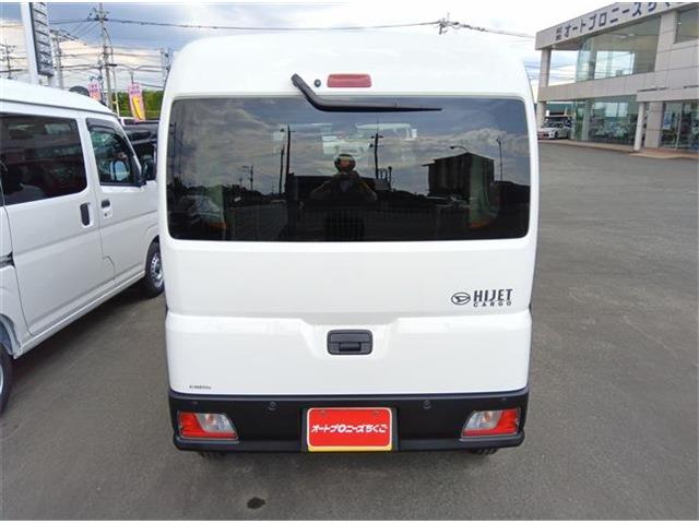 Daihatsu Hijet Cargo 8