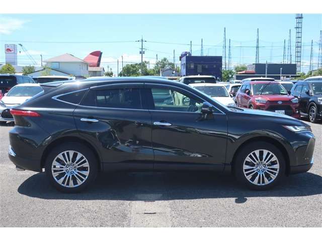 Toyota Harrier 3