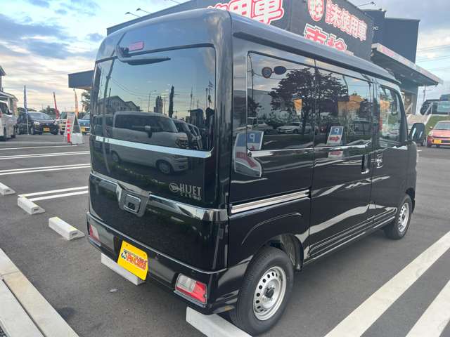 Daihatsu Hijet Cargo 8
