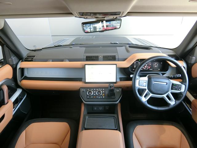 Land Rover Defender 7