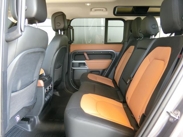 Land Rover Defender 8