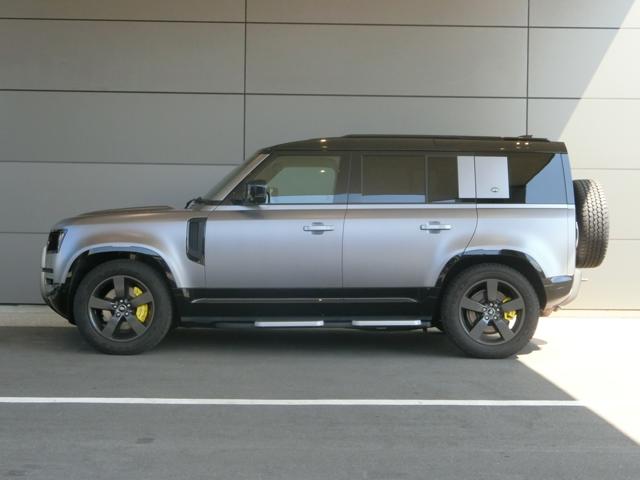 Land Rover Defender 9