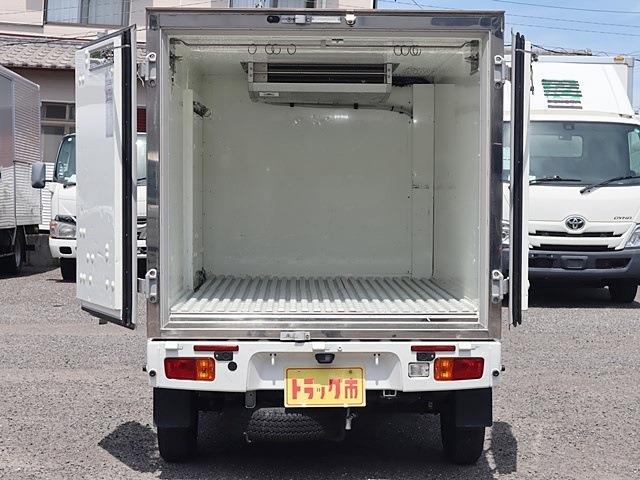 Toyota Pixis Truck 11