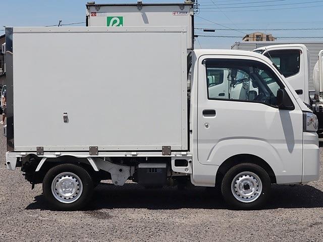 Toyota Pixis Truck 8