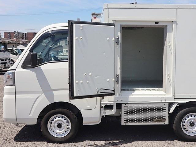 Toyota Pixis Truck 10
