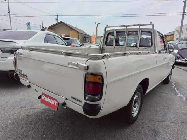 Nissan Sunny Truck 5