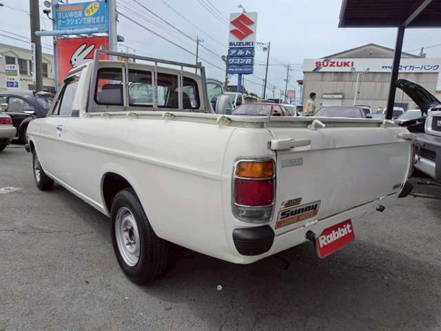 Nissan Sunny Truck 7