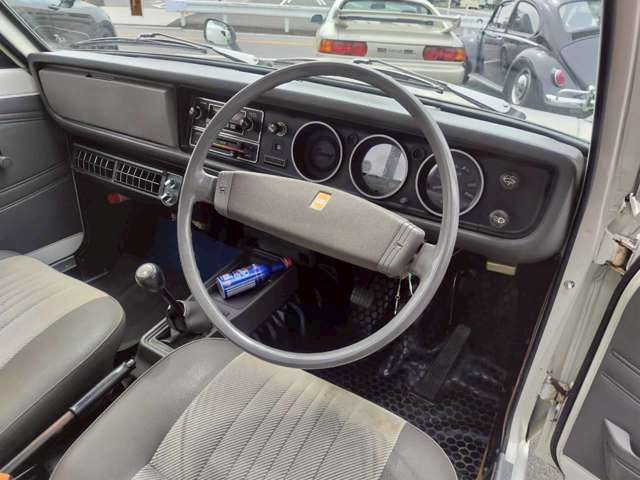 Nissan Sunny Truck 10