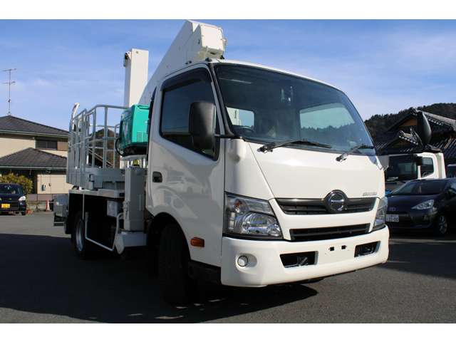 Hino Dutro 3
