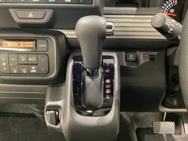Honda N-VAN 10