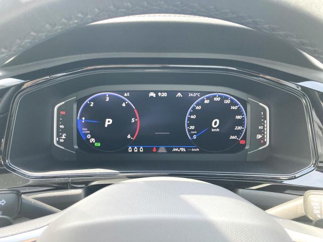 Volkswagen T-Roc 11