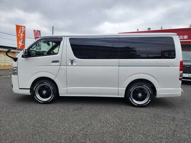 Toyota Hiace Van 9