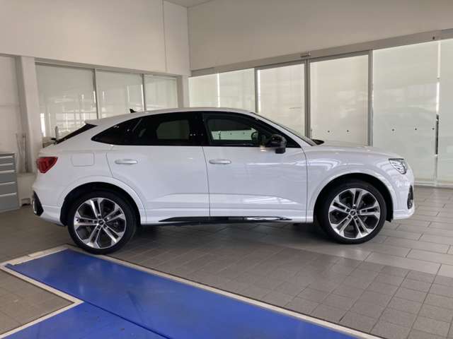 Audi Q3 Sportback 6