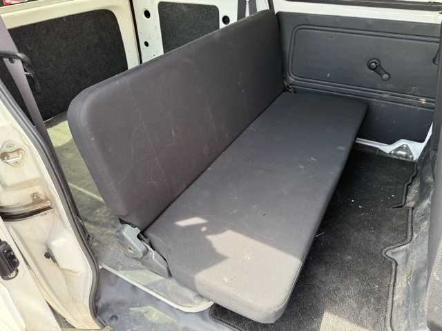 Daihatsu Hijet Cargo 9