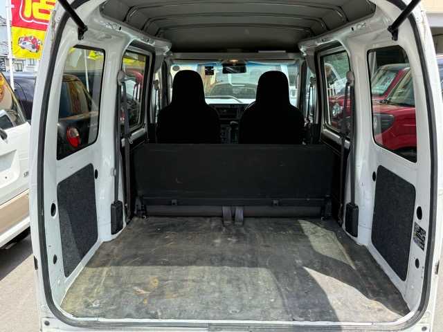 Daihatsu Hijet Cargo 10