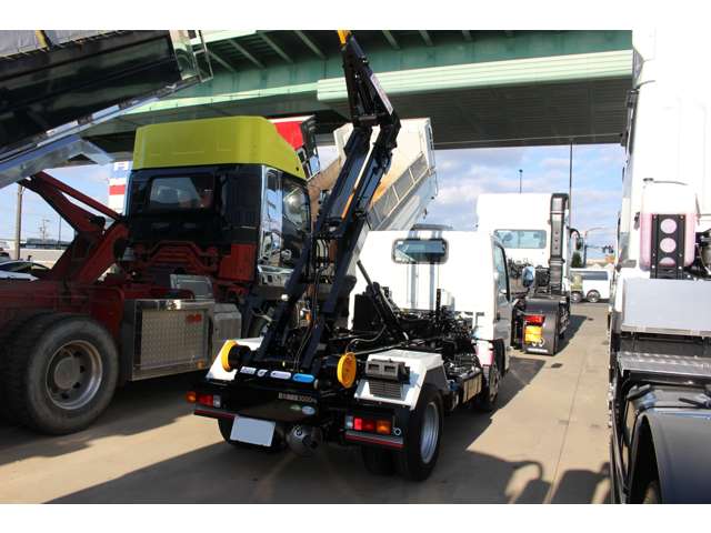 Mitsubishi Fuso Canter 11
