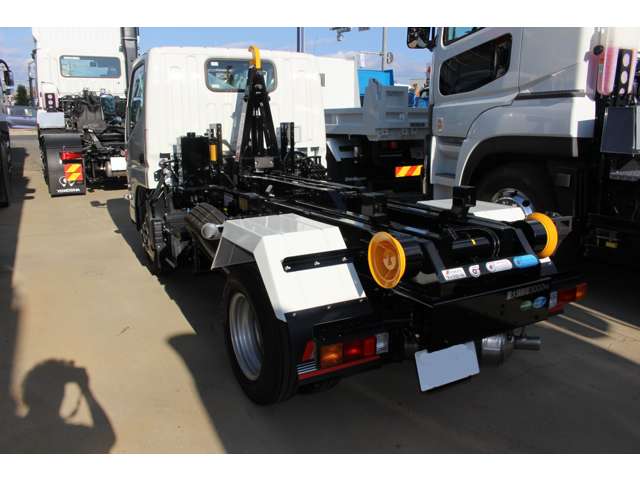 Mitsubishi Fuso Canter 4