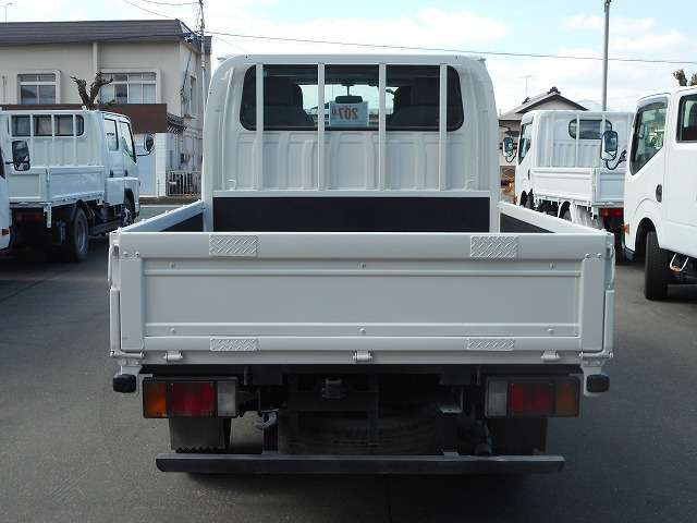 Isuzu Elf 7