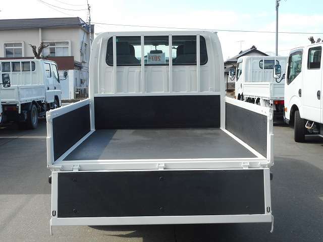 Isuzu Elf 10