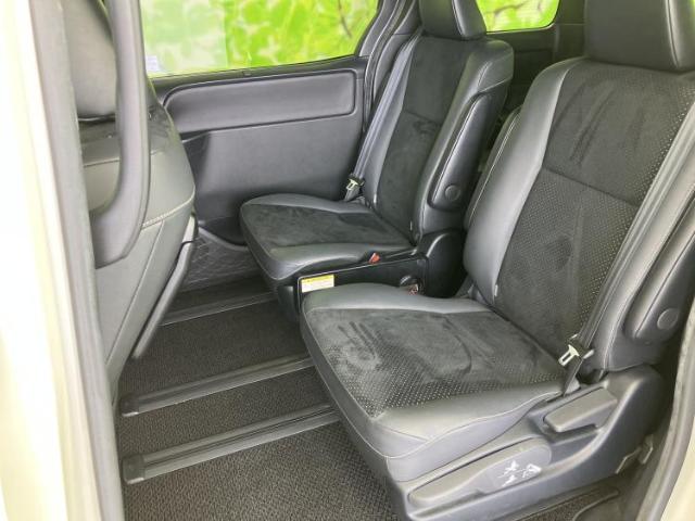Toyota Voxy 10