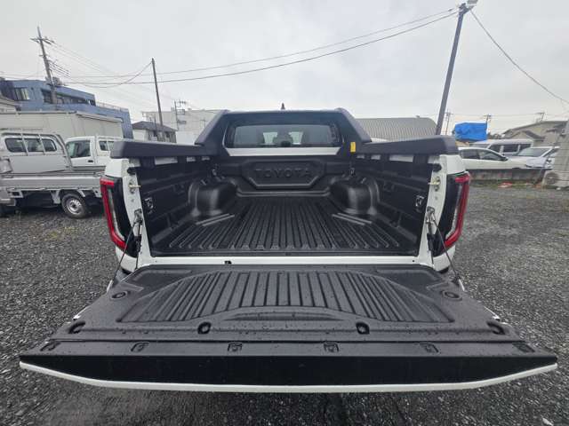 Toyota Hilux 2