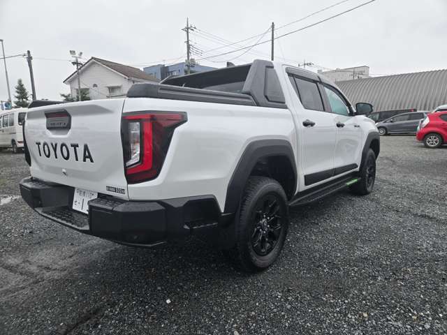 Toyota Hilux 9