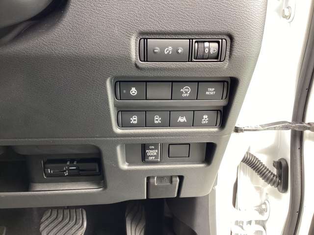 Mitsubishi Delica Mini 12