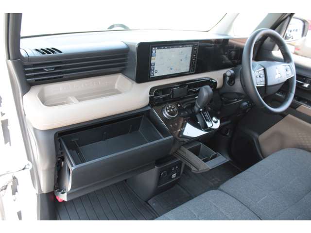 Mitsubishi Delica Mini 6