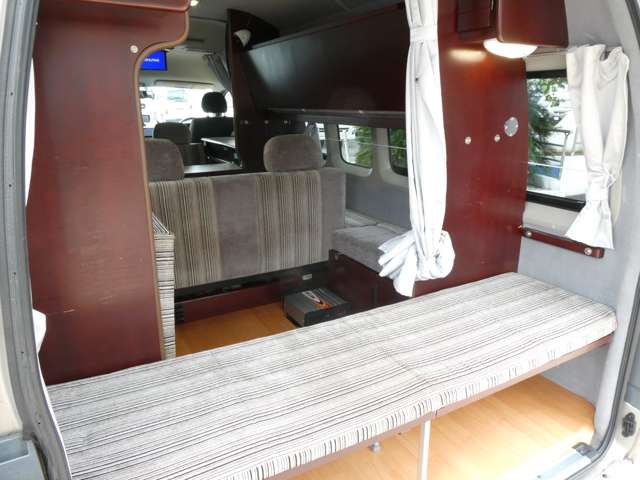 Toyota Regius Ace 11