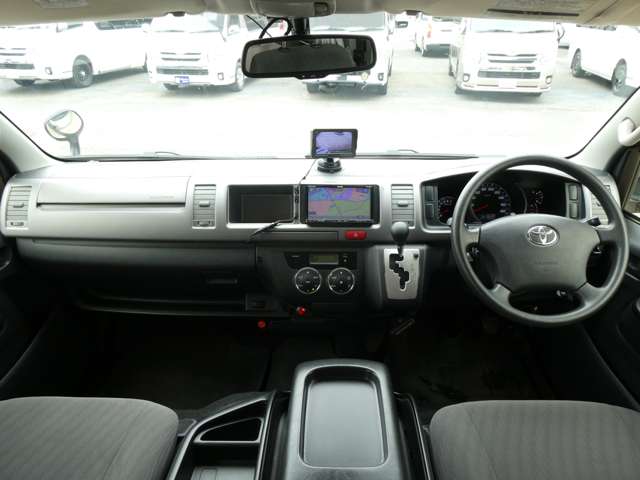 Toyota Regius Ace 4