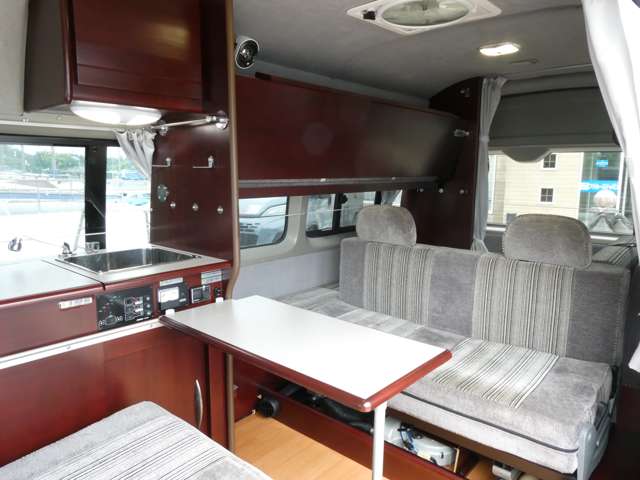 Toyota Regius Ace 6