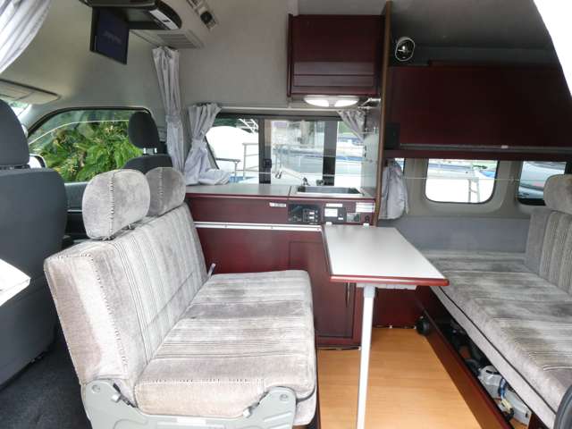 Toyota Regius Ace 7