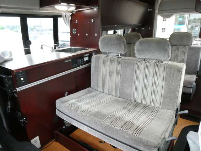 Toyota Regius Ace 8
