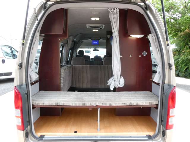 Toyota Regius Ace 9