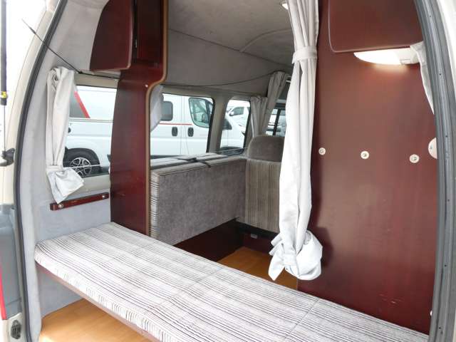 Toyota Regius Ace 10