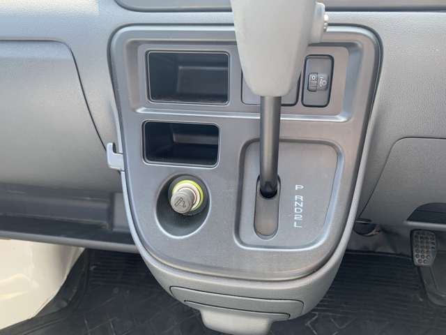 Toyota Pixis Van 11