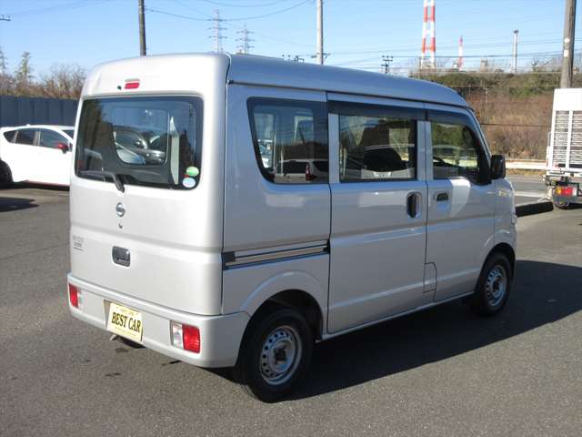 Nissan NV100 Clipper 4