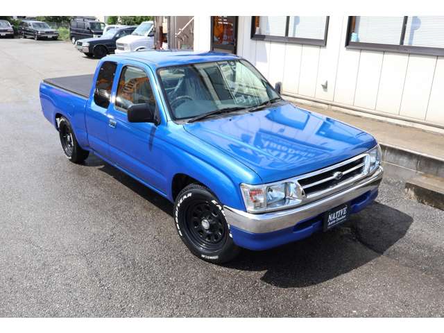 Toyota Hilux 2