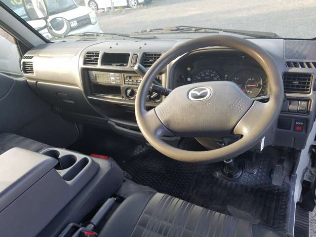 Mazda Bongo Truck 11